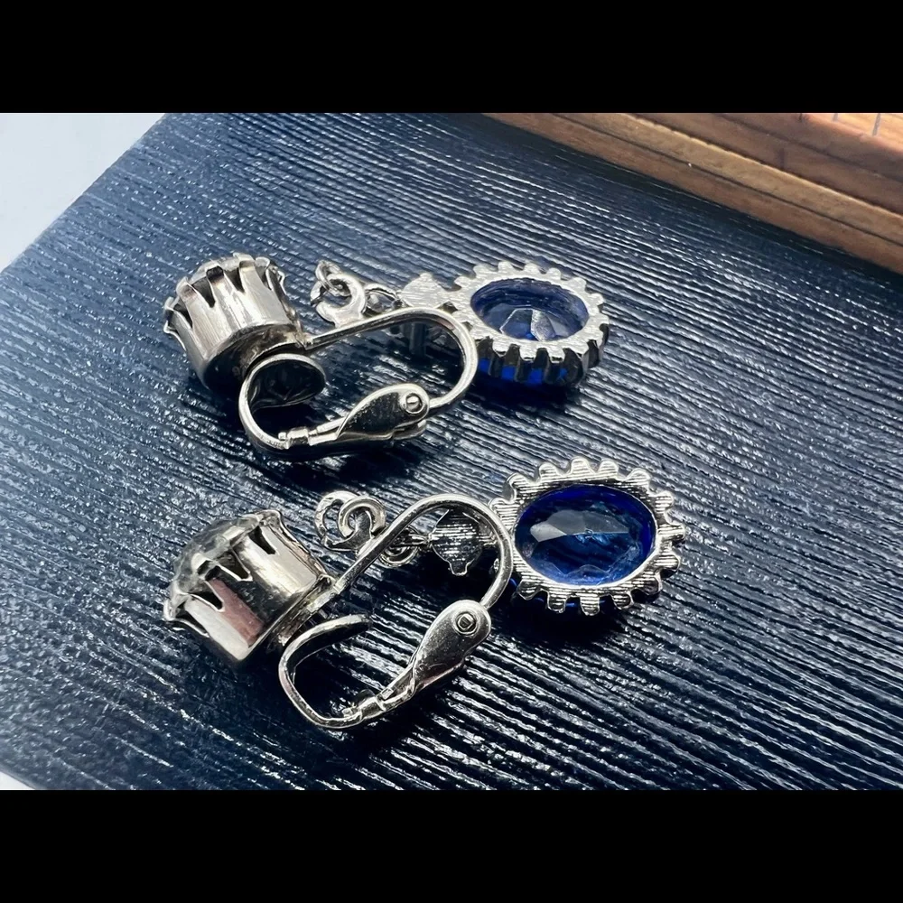 Vintage rhinestone dangles clip on earrings blue costume jewelry